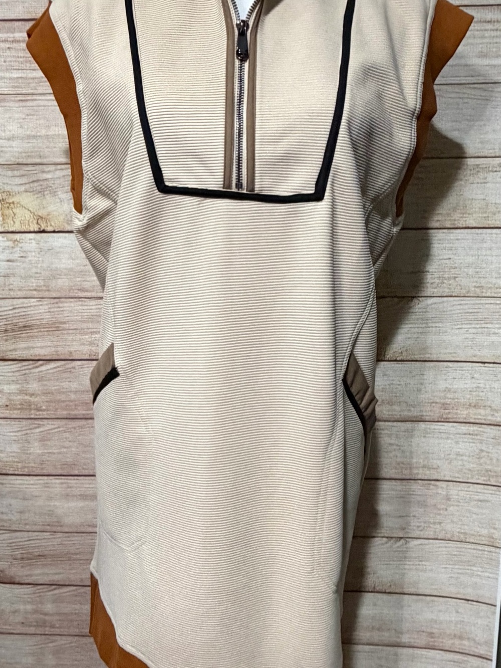 entro Soft Cream Ribbed Zip-Front Top with Black Zipper